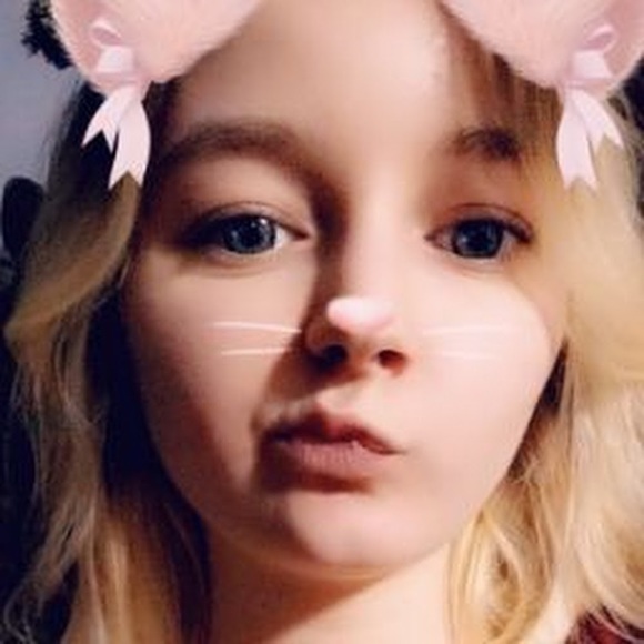 Meet your Posher, Kat - Picture 1 of 1